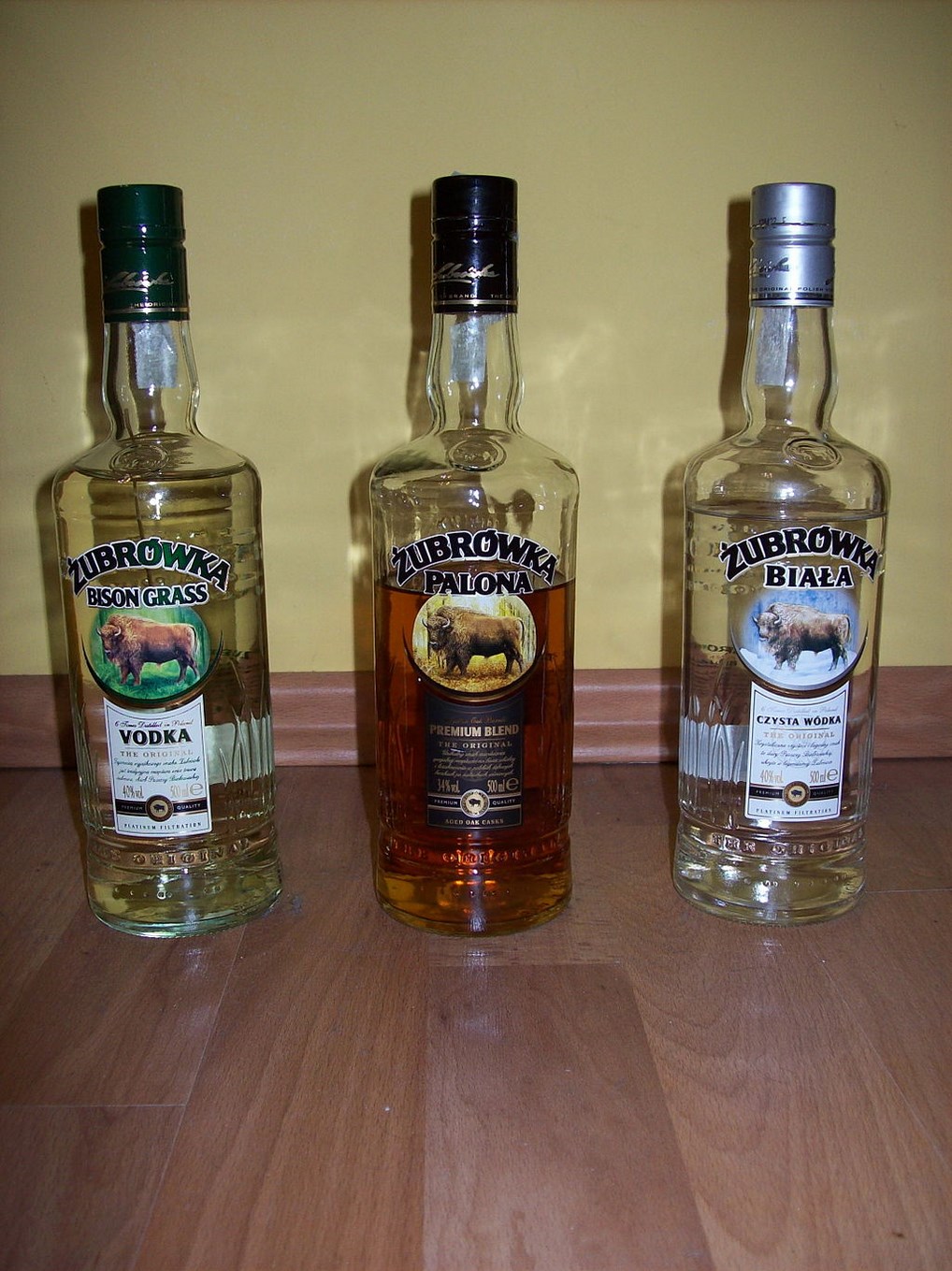 El Zubrowka es un vodka típico polaco hecho con hierba de bisonte. 